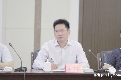 卜万红.jpg